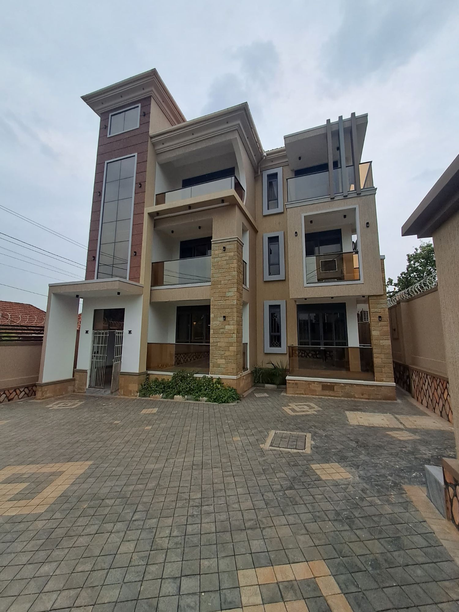 Commercial Property for Sale in Kyanja – Uganda 🇺🇬