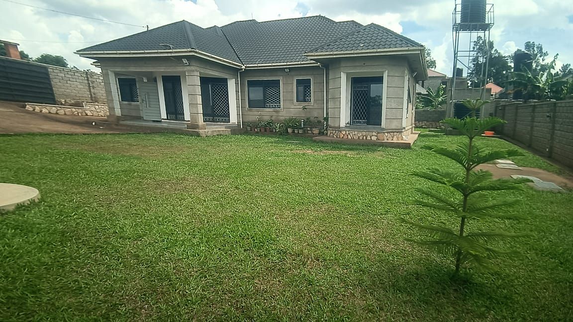 5-Bedroom House for Sale in Gayaza Busukuma, Uganda