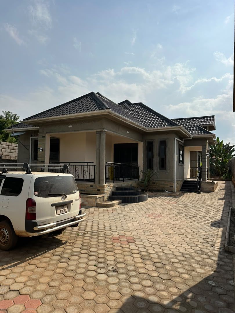 4-Bedroom House for Sale in Gayaza Busukuma, Uganda
