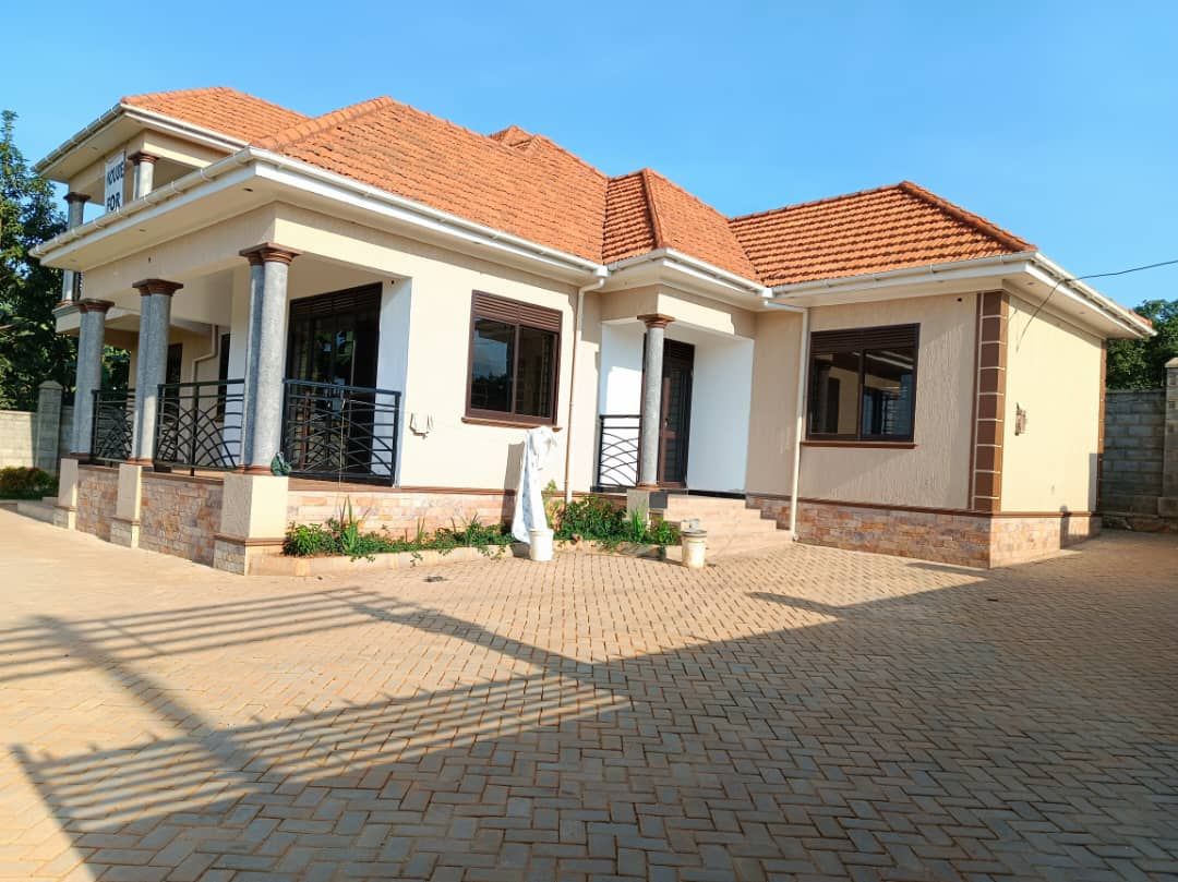 Residential House for Sale in Kitende Sekuwunga, Entebbe Road, Uganda