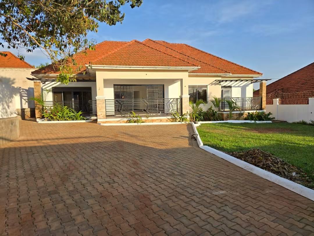 House for Sale in Bwebajja Entebbe Road, Uganda