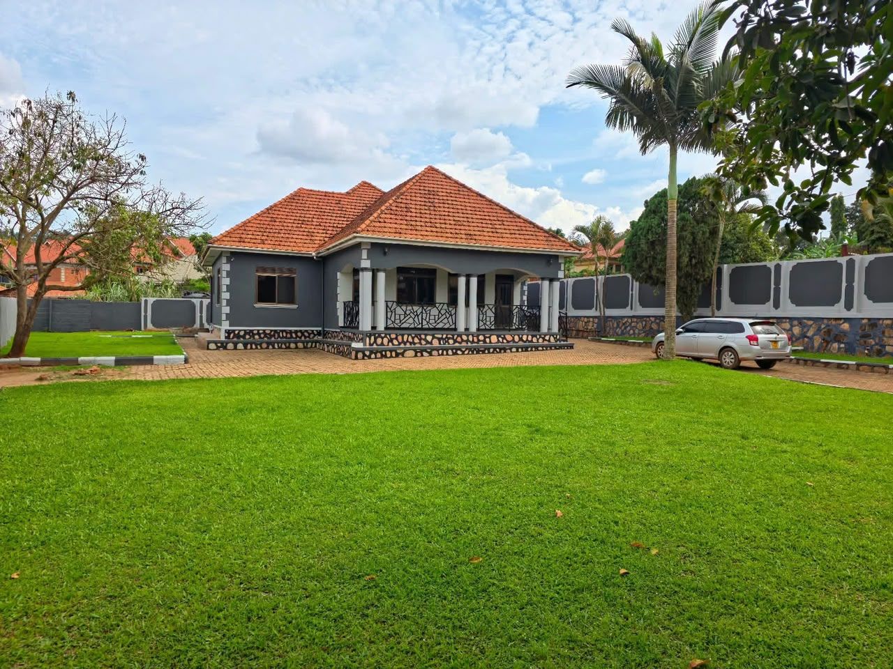 Residential House for Sale in Seguku Entebbe Road Uganda